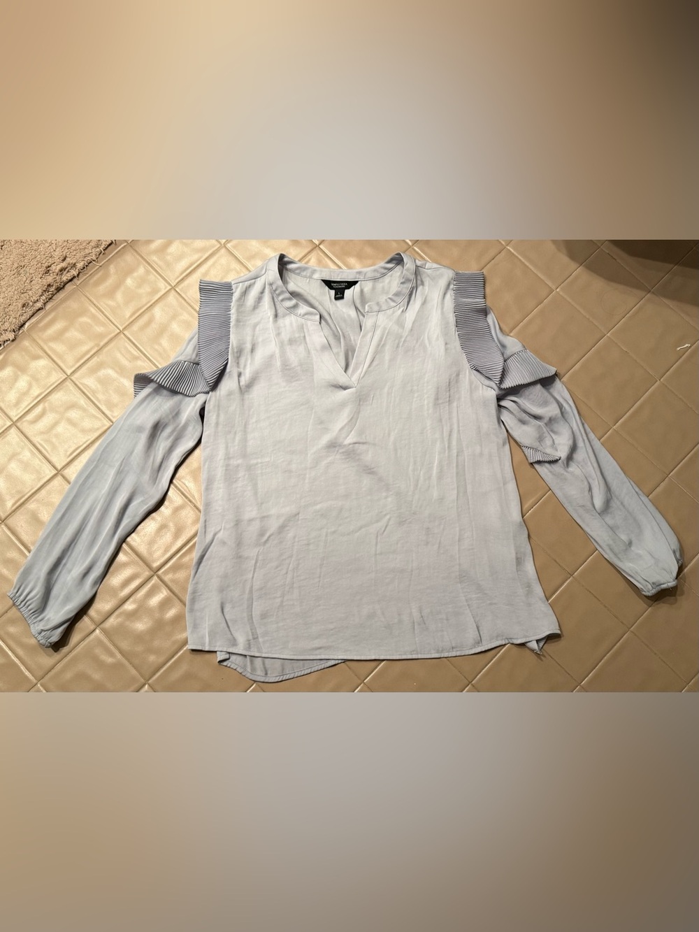 Simply Vera Vera Wang Blouse L Large Blue Cold Shoulder Ruffle Long Sleeve